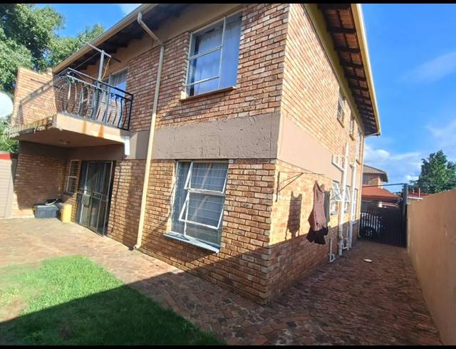 2 BEDROOM PROPERTY TO RENT IN SELECTION PARK